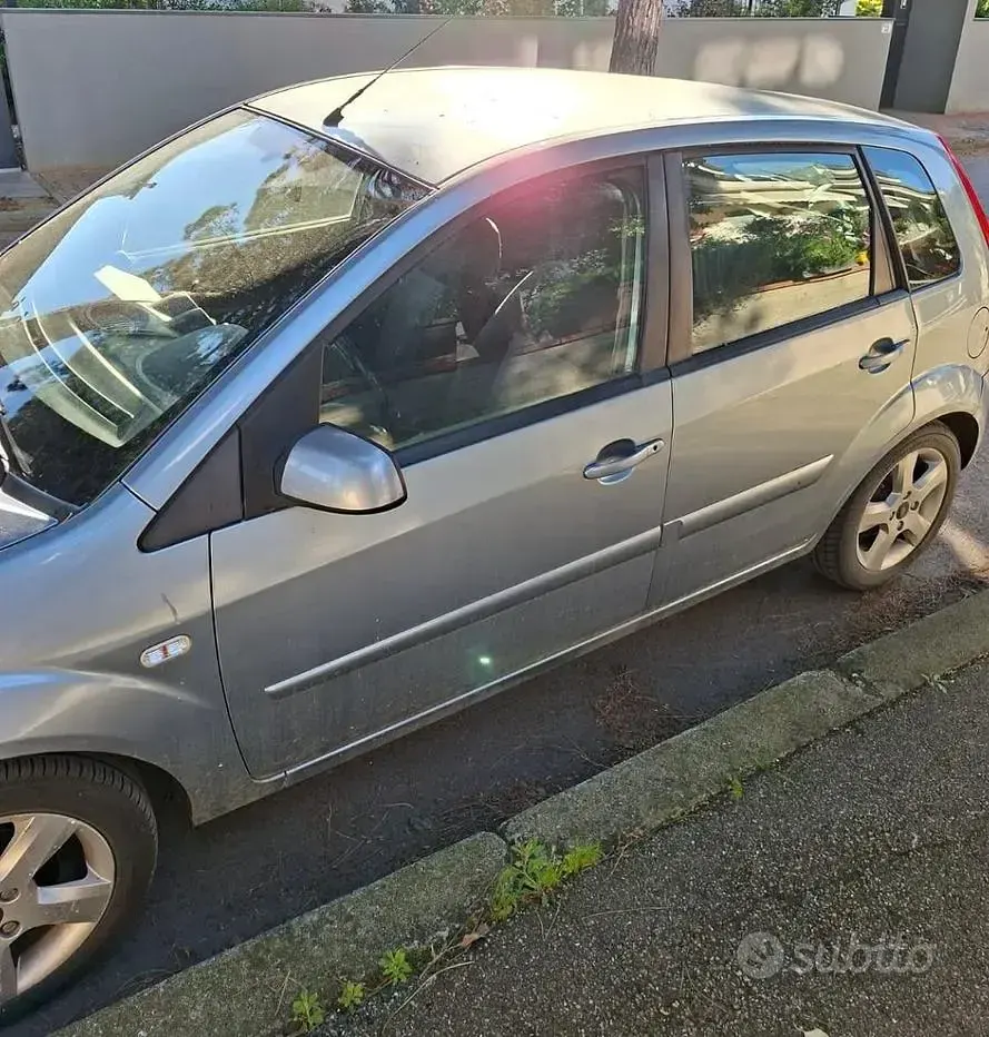 Usata Ford Fiesta 68 CV (50 kW) 2007 Utilitaria