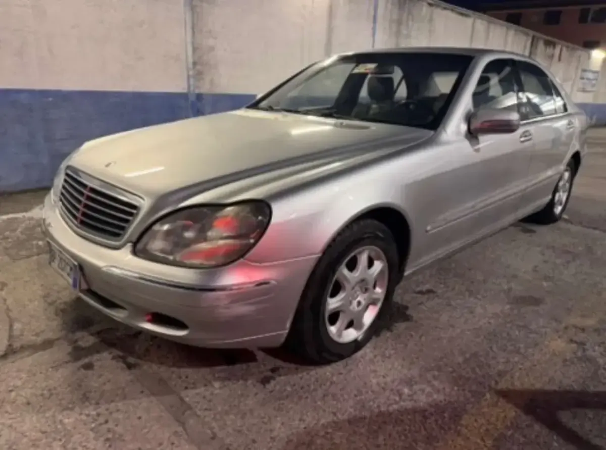 Usata Mercedes S500 306 CV (225 kW) 2000 Argento Berlina