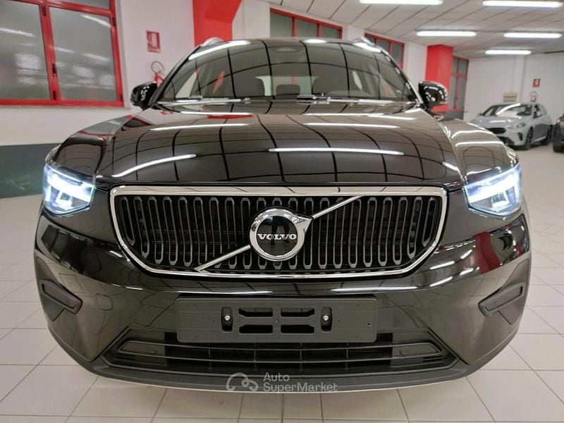 Gebraucht Volvo XC40 163 PS (119 kW) 2024 Schwarz SUV