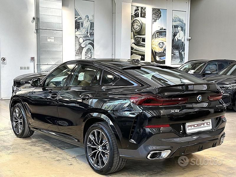 Usata BMW X6 M Sport 286 CV (210 kW) 2023 Black sapphire SUV