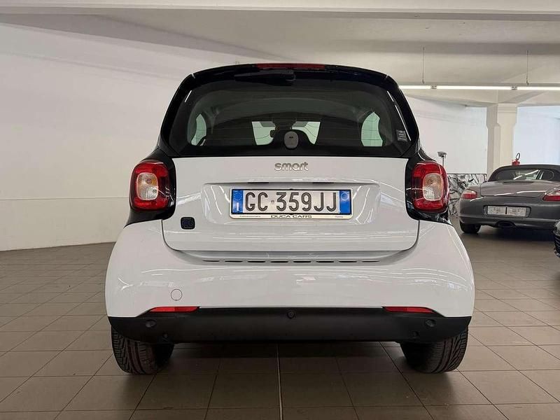 Usata Smart ForTwo Coupé Passion 41 kW (56 CV) 2020 Bianco Utilitaria
