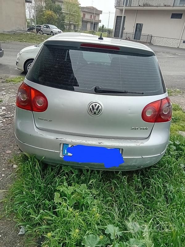 Begagnad VW Golf V 102 HK (75 kW) 2007 Grå Sedan