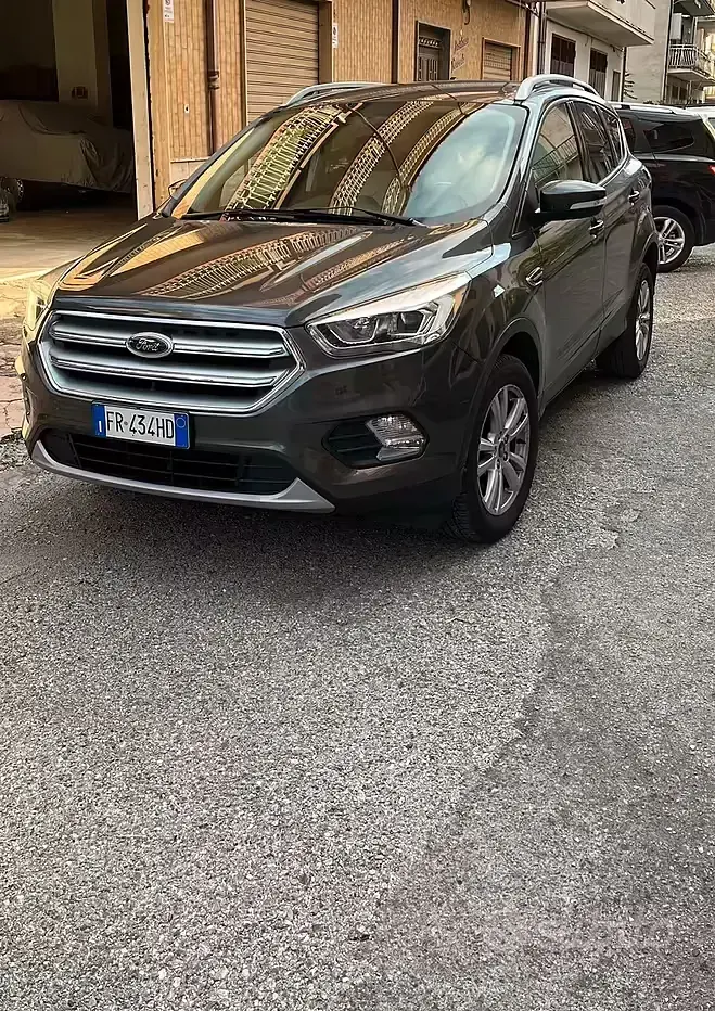 Gebraucht Ford Kuga 120 PS (88 kW) 2019 SUV