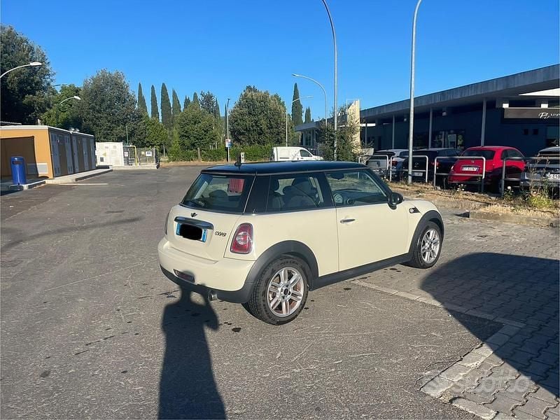 Usata Mini Cooper 122 CV (89 kW) 2011 Bianco Utilitaria