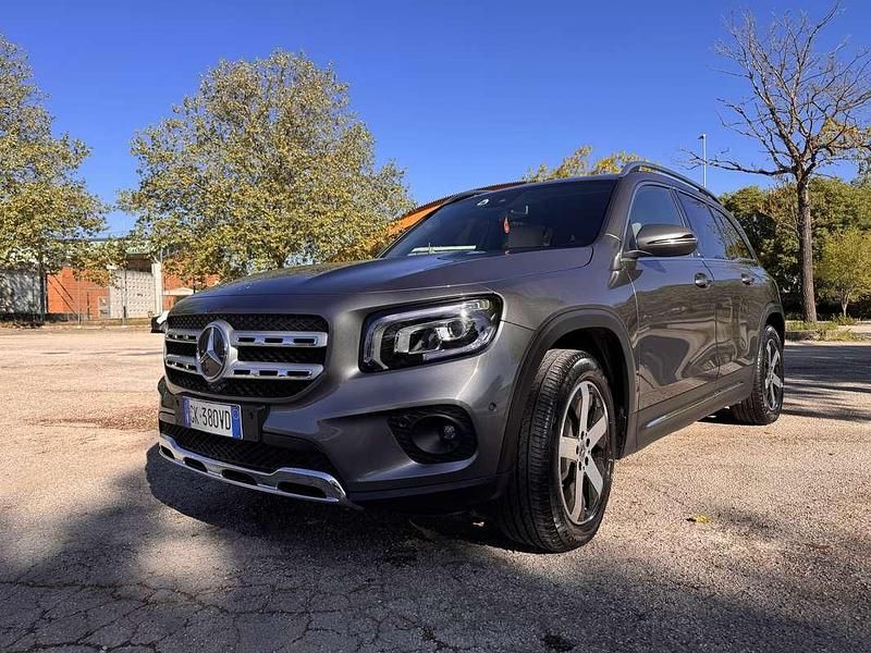 Usata Mercedes GLB200 150 CV (110 kW) 2022 Grigio SUV