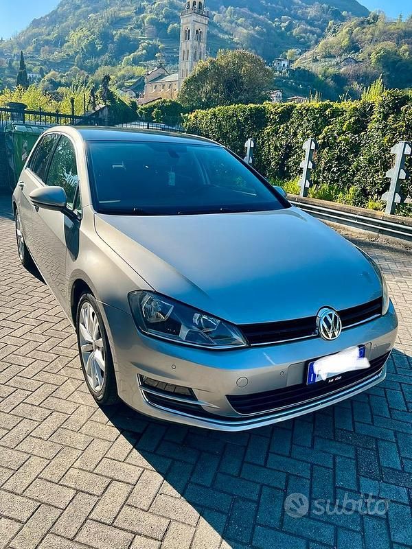 Usata VW Golf VII Highline 110 CV (80 kW) 2016 Berlina