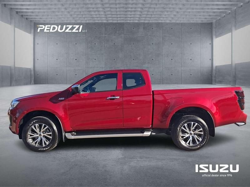 Nuova Isuzu D-Max 163 CV (119 kW) 2026 Rosso Pick-up