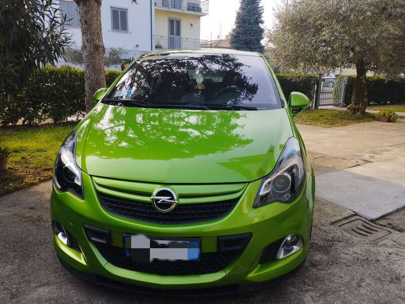 Usato 2014 Opel Corsa 1.6 Benzin 211 CV (17.500 €)