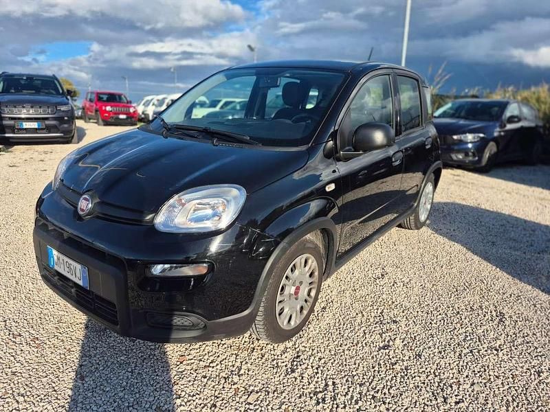 Nero Usata 2023 Fiat Panda City Life Due volumi | 9900 € (Buon prezzo) - Immagine 1/4