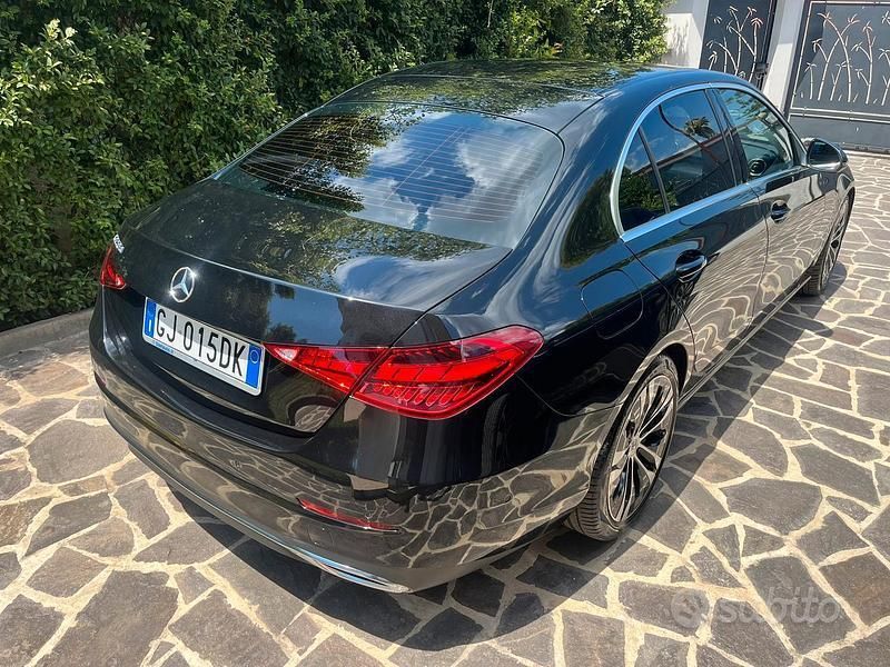 Usata Mercedes C220 200 CV (147 kW) 2022 Nero Berlina