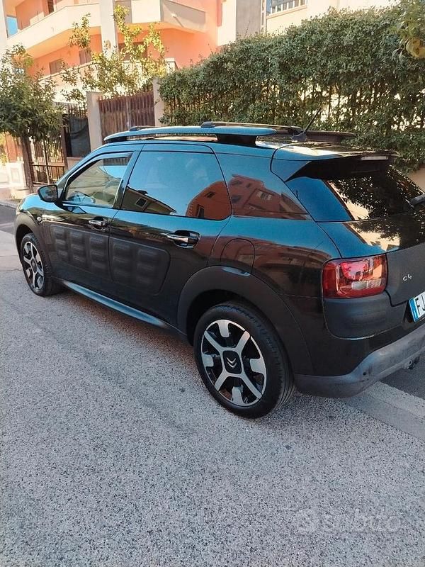 Usata Citroën C4 Cactus 99 CV (72 kW) 2017 Nero Utilitaria