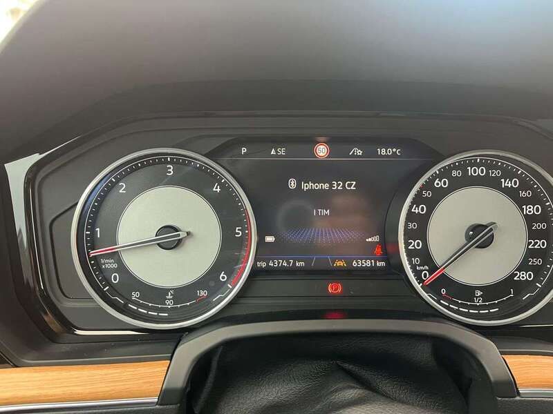 Argento Usata 2018 VW Touareg Style SUV | 36.000 € (Buon prezzo) - Immagine 1/4