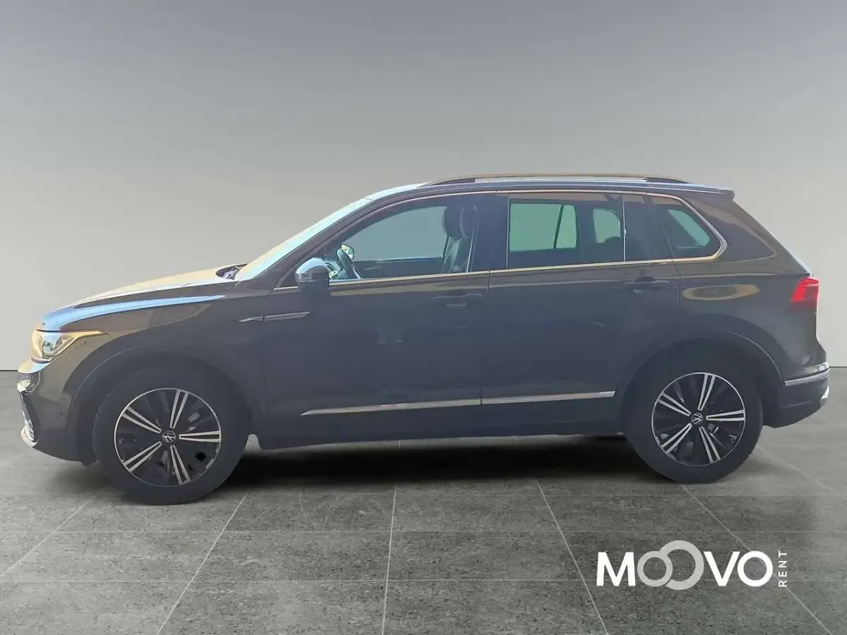 Usata VW Tiguan Elegance 150 CV (110 kW) 2021 Grigio scuro SUV
