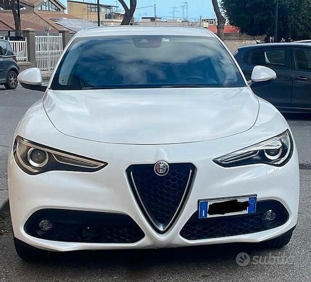 Usata Alfa Romeo Stelvio Executive 189 CV (139 kW) 2018 Bianco SUV