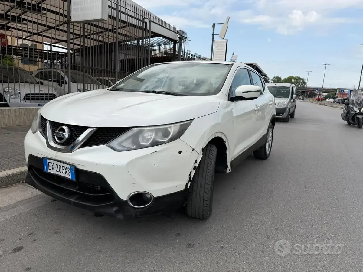 Usata Nissan Qashqai 110 CV (80 kW) 2014 Bianco SUV
