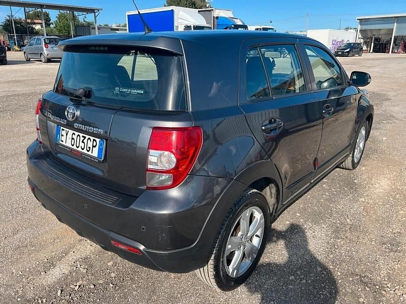 Usata Toyota Urban Cruiser Sol 90 CV (66 kW) 2009 Grigio SUV