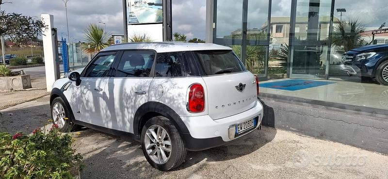 Usata Mini Cooper D Countryman Business 111 CV (81 kW) 2014 Bianco SUV