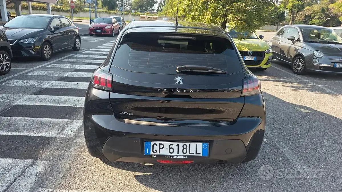 Usata Peugeot 208 75 CV (55 kW) 2023 Nero Utilitaria