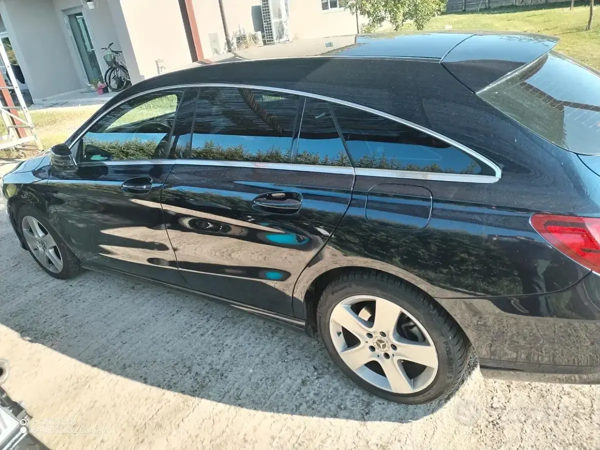 Usata Mercedes CLA180 Shooting Brake 109 CV (80 kW) 2018 Blu Station wagon