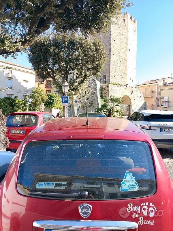 Usata Lancia Ypsilon 60 CV (44 kW) 2006 Rosso Utilitaria