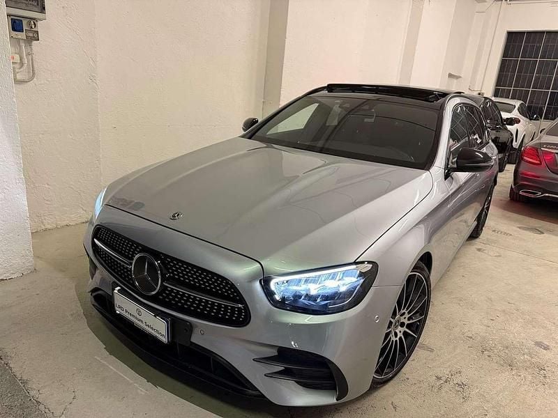 Argento Usata 2022 Mercedes E220 Premium Station wagon | 33.999 € (Buon prezzo) - Immagine 1/4