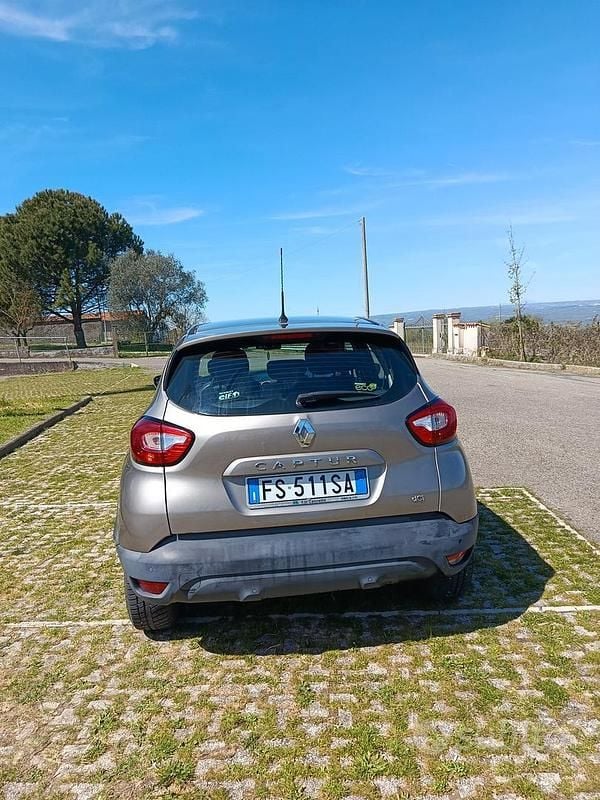 Usata Renault Captur 2018 Grigio SUV