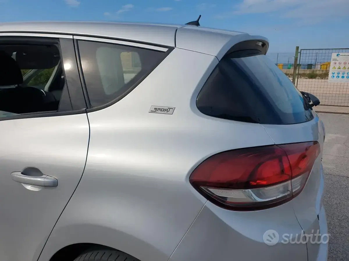 Usata Renault Scénic 120 CV (88 kW) 2019 Grigio Monovolume