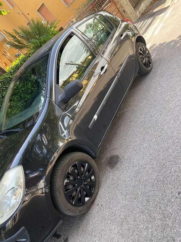 Usata Renault Clio III 75 CV (55 kW) 2007 Berlina