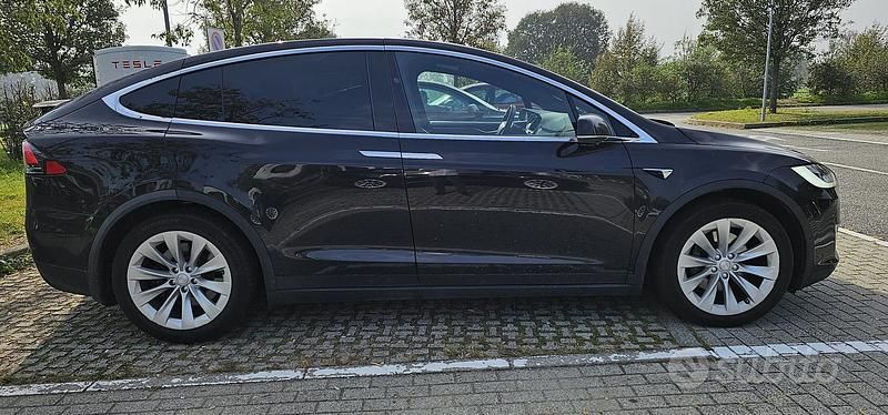 Nero Usata 2017 Tesla Model X SUV | 50.000 € - Immagine 1/1