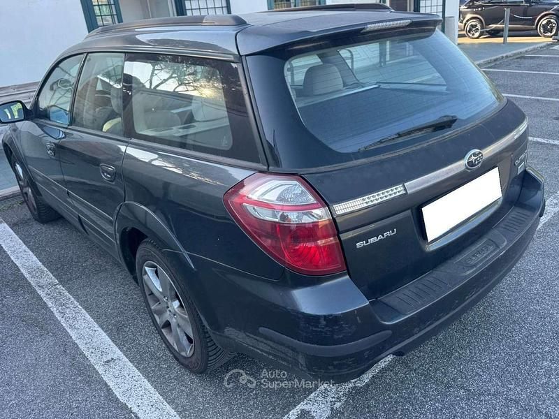 Usata Subaru Outback 150 CV (110 kW) 2008 Nero Station wagon