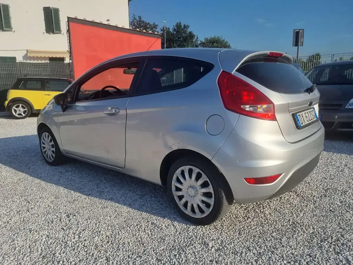 Usata Ford Fiesta Titanium 95 CV (69 kW) 2009 Other Berlina