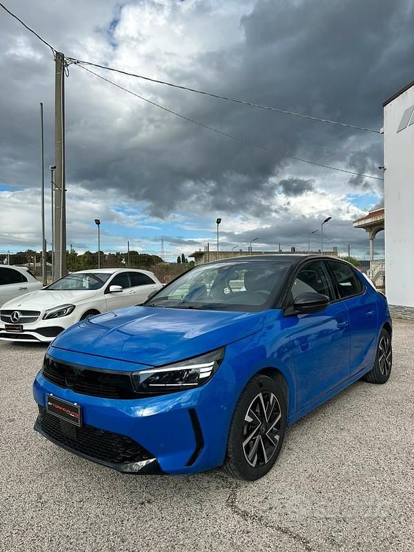 Usata Opel Corsa 100 CV (73 kW) 2024 Blu Utilitaria