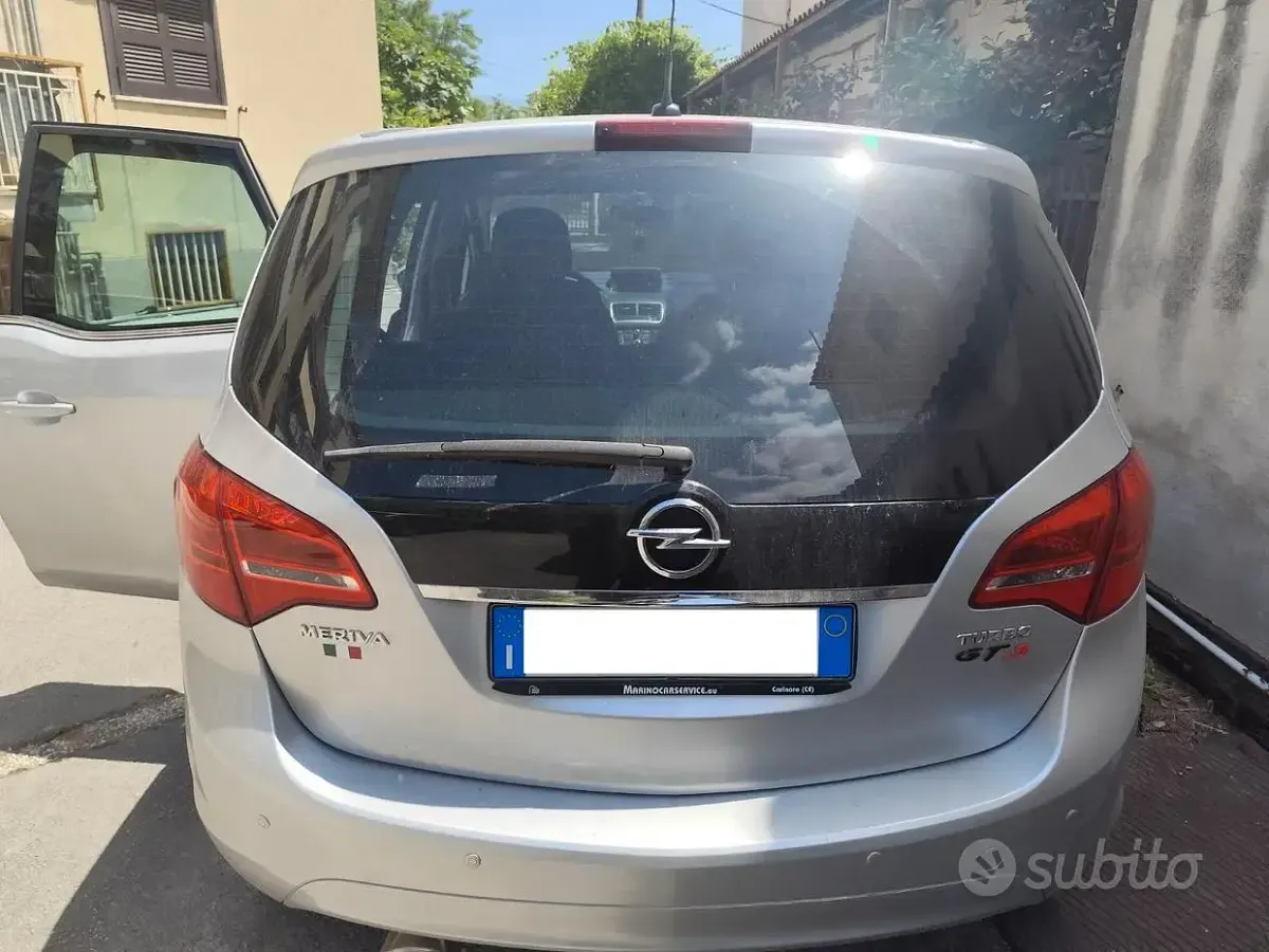 Usata Opel Meriva 140 CV (102 kW) 2015 Monovolume
