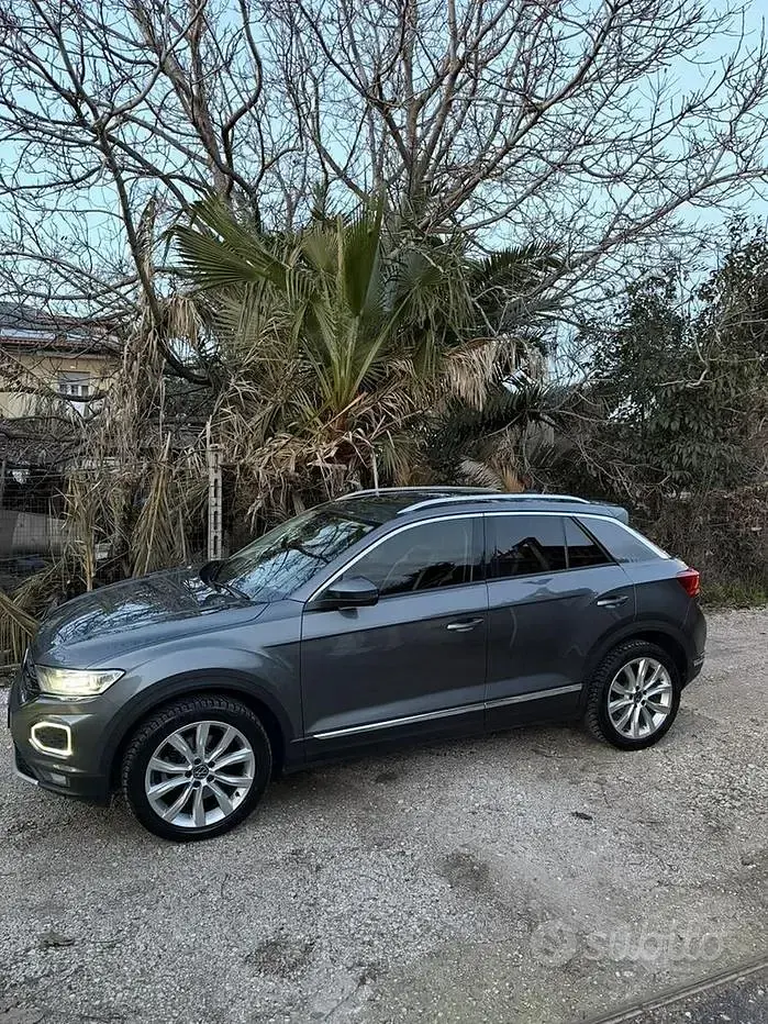 Usata VW T-Roc Advance 150 CV (110 kW) 2021 Grigio SUV