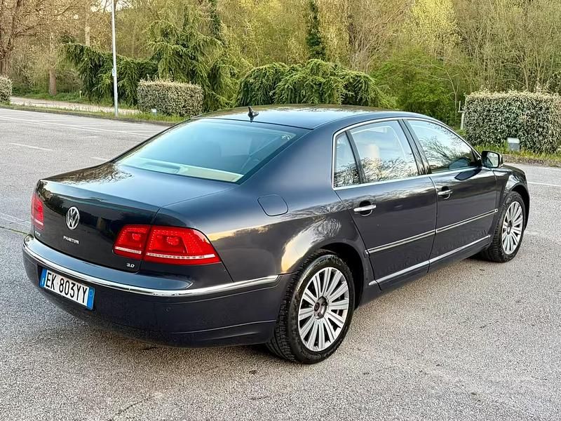 Usata VW Phaeton 240 CV (176 kW) 2011 Grigio Berlina