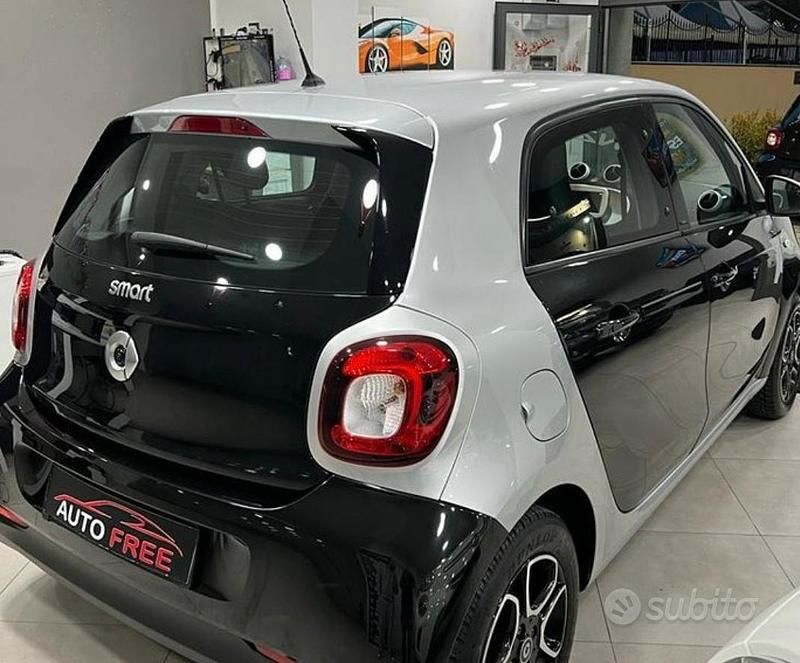 Usata Smart ForFour Prime 95 CV (69 kW) 2015 Nero Utilitaria