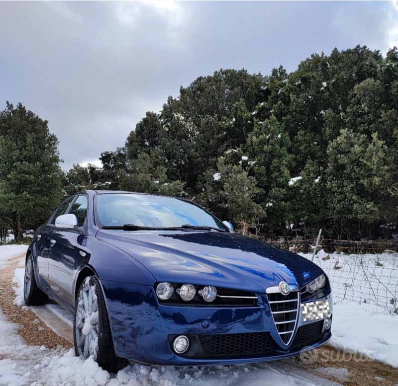 Usata 2010 Alfa Romeo 159 Tre volumi | 5000 € (Buon prezzo) - Immagine 1/4