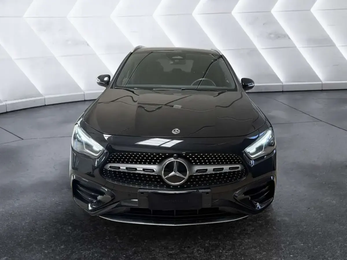 Usata Mercedes GLA200 AMG line 150 CV (110 kW) 2025 Nero SUV