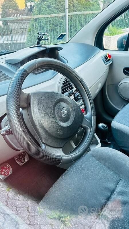 Usata Renault Modus 75 CV (55 kW) 2005 Nero Monovolume