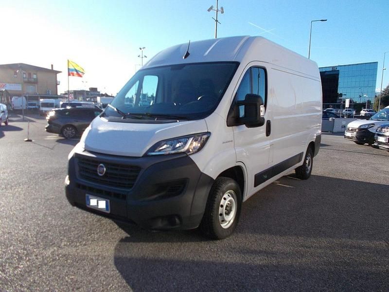 Usata Fiat Ducato 33 120 CV (88 kW) 2021 Bianco / pastello Furgone