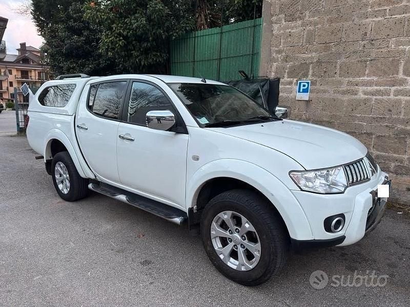 Usata Mitsubishi L200 Intense 178 CV (130 kW) 2013 Bianco Pick-up