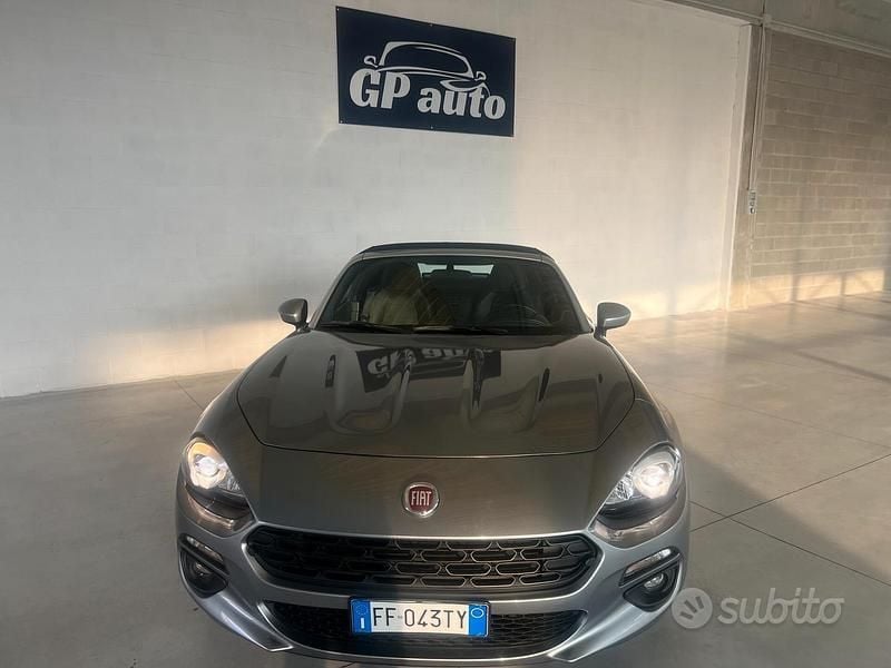 Usata Fiat 124 Spider Lusso 140 CV (102 kW) 2017 Grigio Cabrio