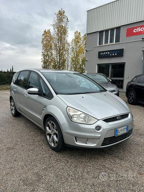 Grigio Usata 2007 Ford S-MAX S Monovolume | 3900 € (Cara) - Immagine 1/4