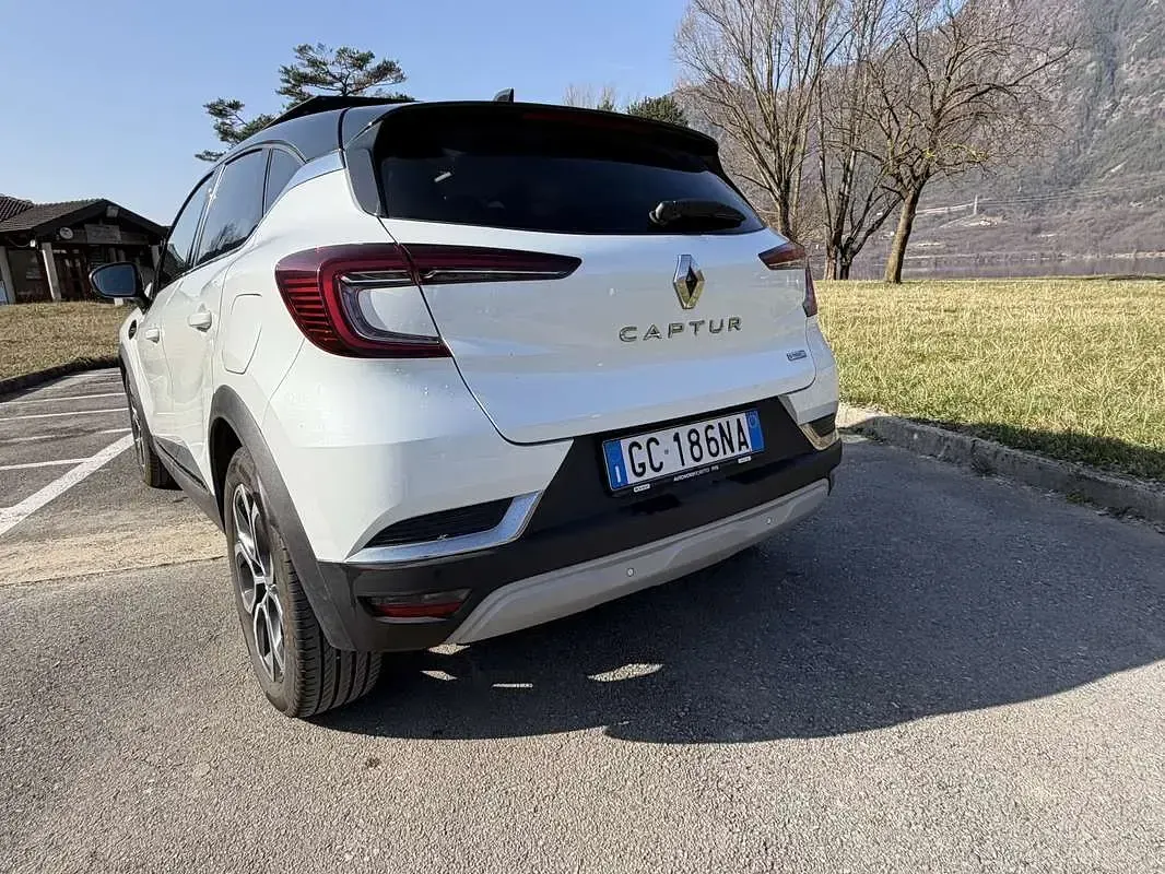 Usata Renault Captur Initiale Paris 92 CV (67 kW) 2021 SUV