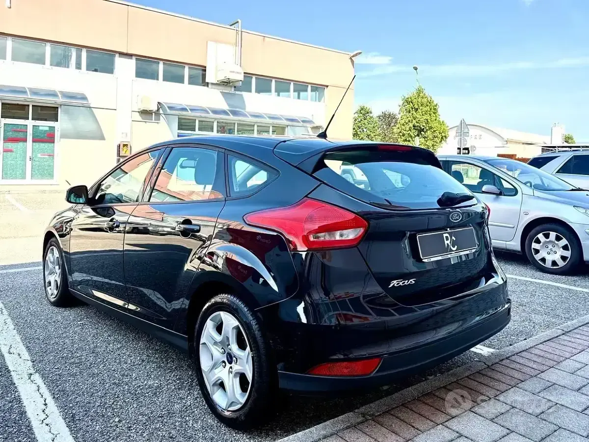 Usata Ford Focus 95 CV (69 kW) 2016 Nero Berlina