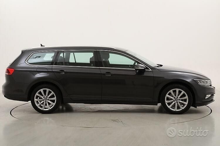Usata VW Passat Business 150 CV (110 kW) 2022 Grigio Station wagon