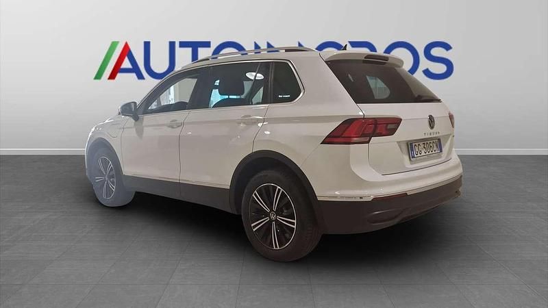 Usata VW Tiguan Life 150 CV (110 kW) 2021 Bianco SUV