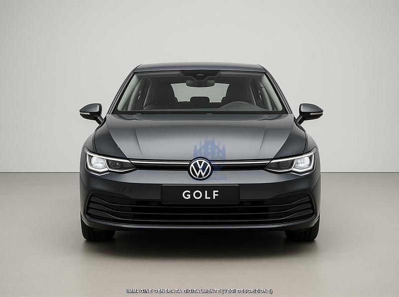 Usata VW Golf VIII Life 116 CV (85 kW) 2023 Grigio Utilitaria