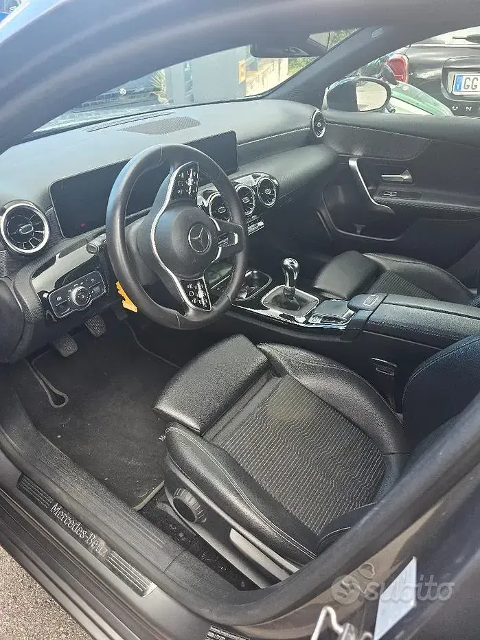 Usata Mercedes A200 163 CV (119 kW) 2019 Grigio Berlina