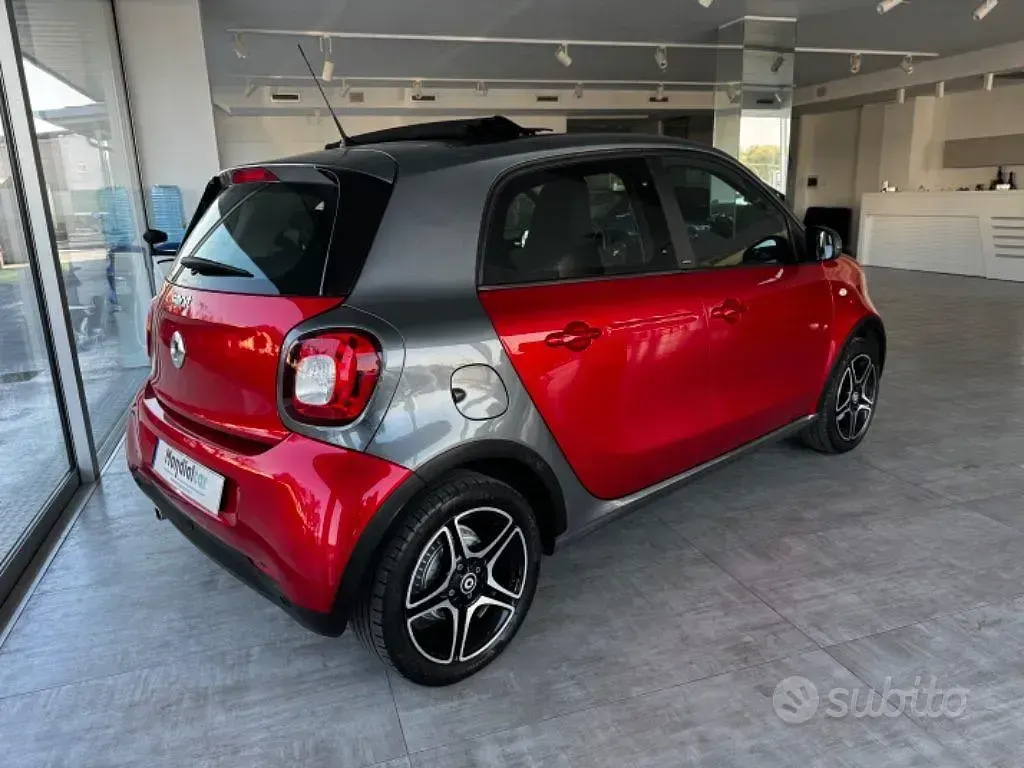 Usata Smart ForFour Passion 71 CV (52 kW) 2017 Rosso Utilitaria